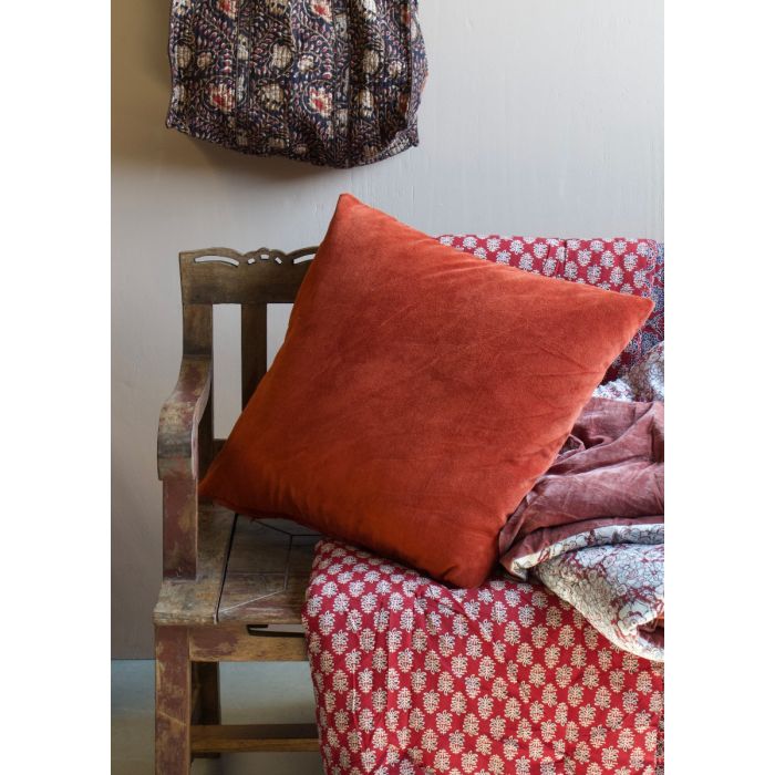 Cushion red velvet main product photo