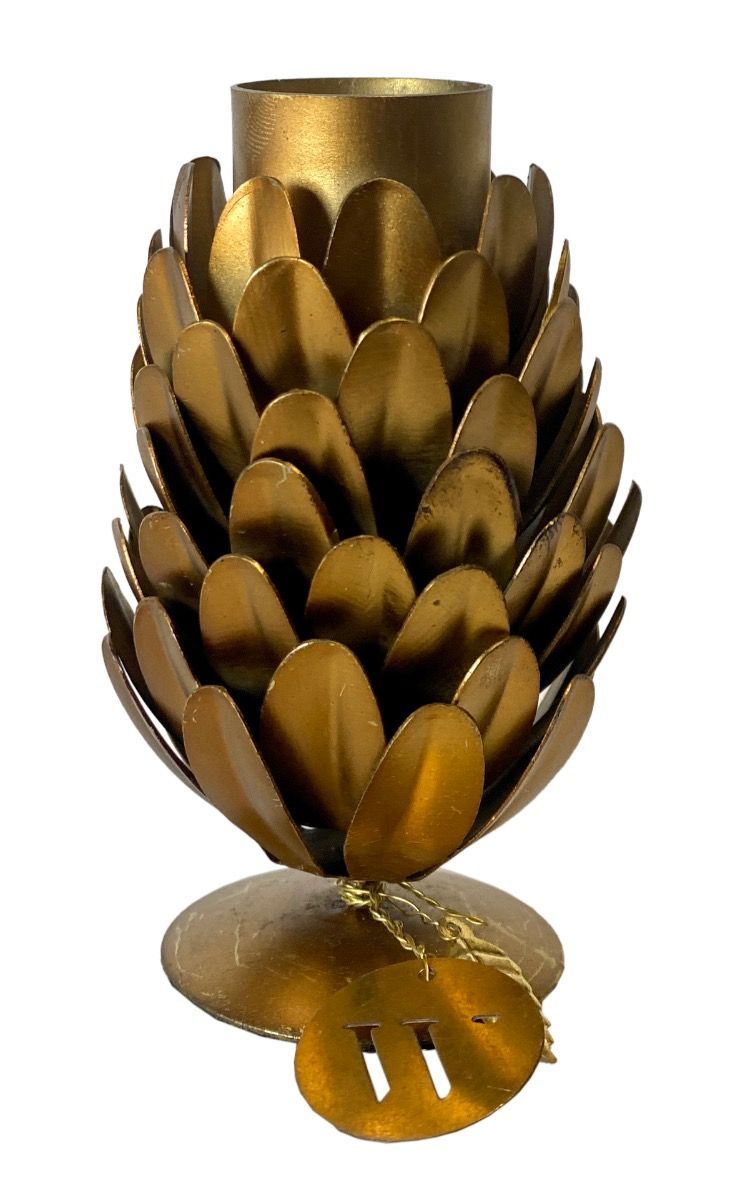 Pinecone candleholder