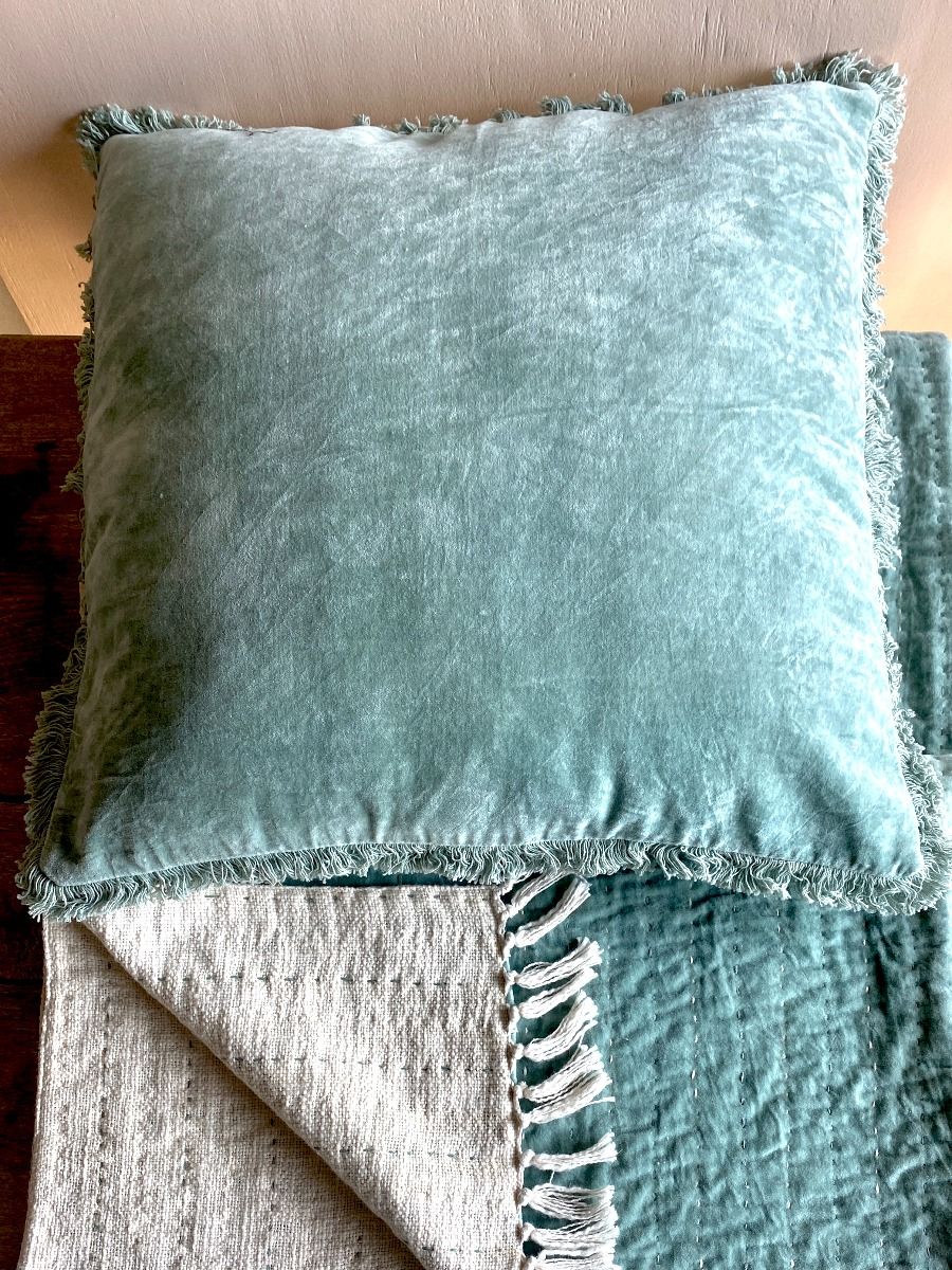 Cushion seagreen velvet