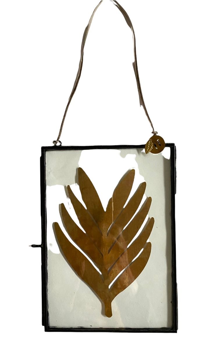 Photoframe with deco leaf