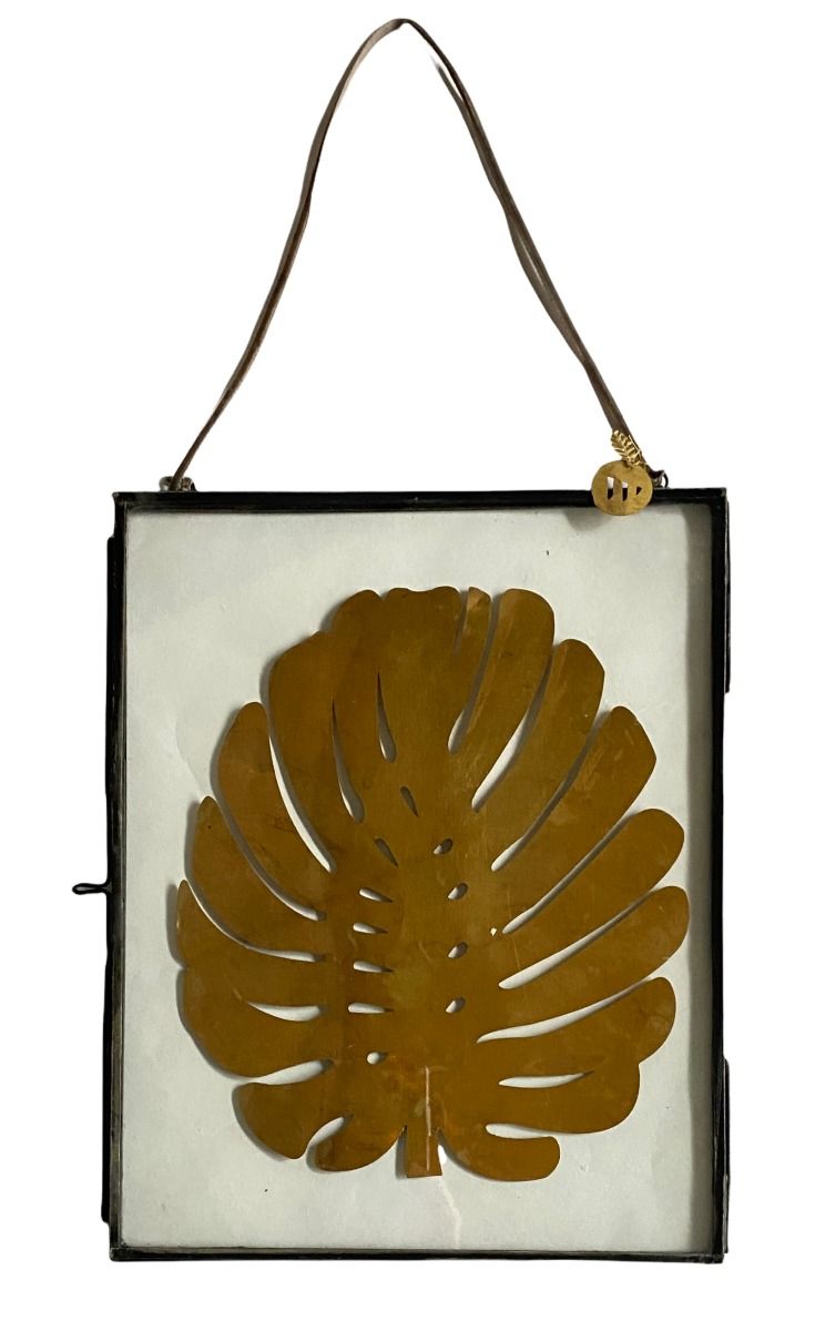 Photoframe with deco leaf