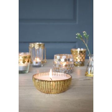 Tealight holder with candle