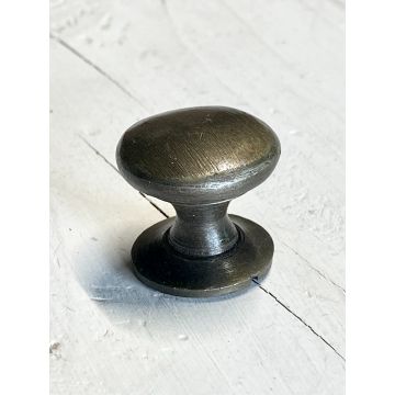 Knob copper coloured