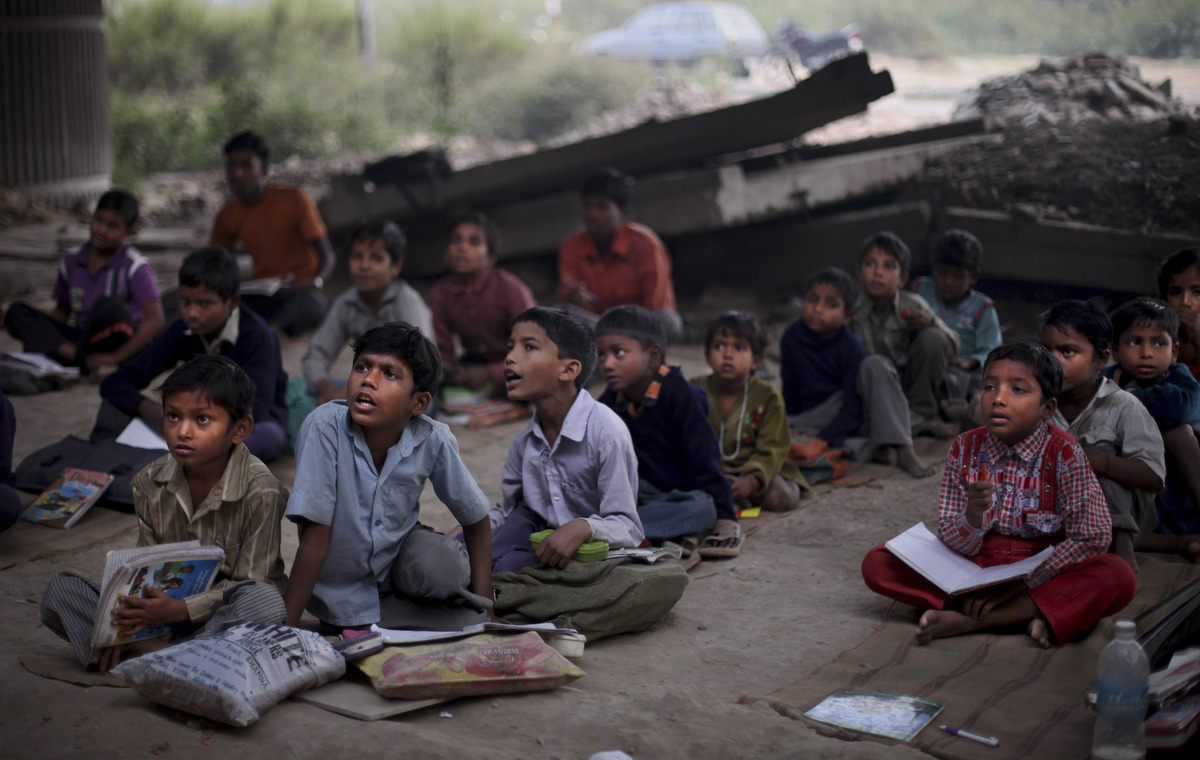 Charity project 'Free school under the bridge' in Delhi